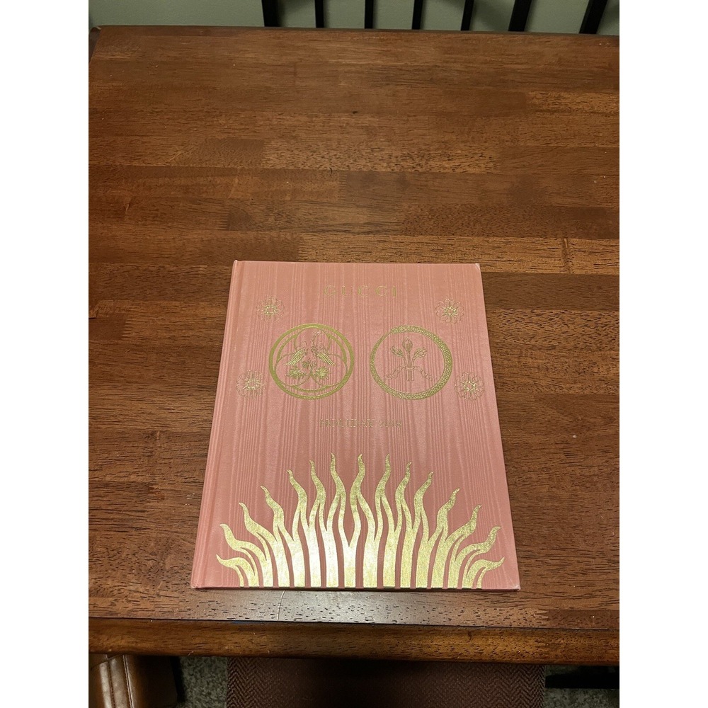 GUCCI 2018 Holiday Gift Price Catalog Hardcover‎